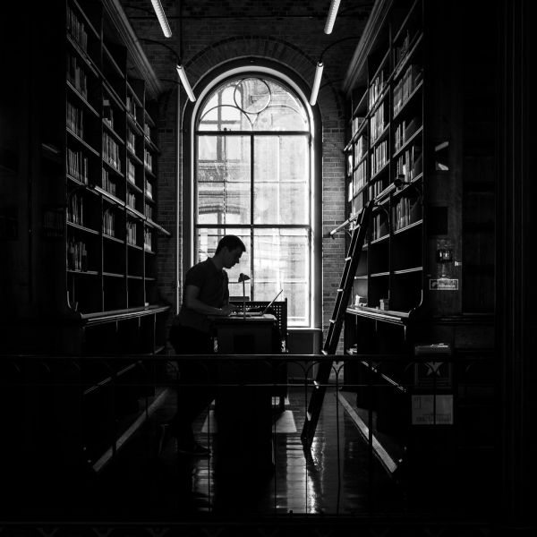 Que vérifie réellement un vérificateur de références ? (Avec des exemples concrets)