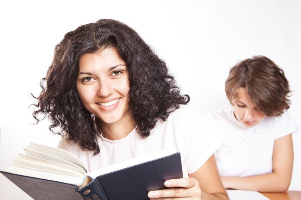 Comment trouver la source originale de n'importe quel texte en ligne (2026)